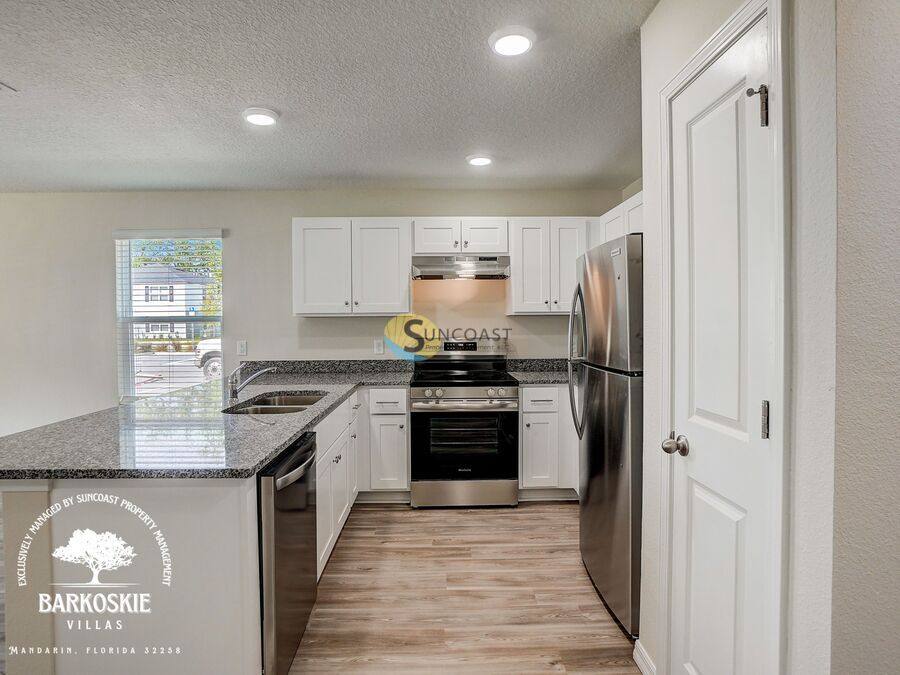 Apartment for rent at 11486 Oakfield Court #11486101, Jacksonville, FL 32258
