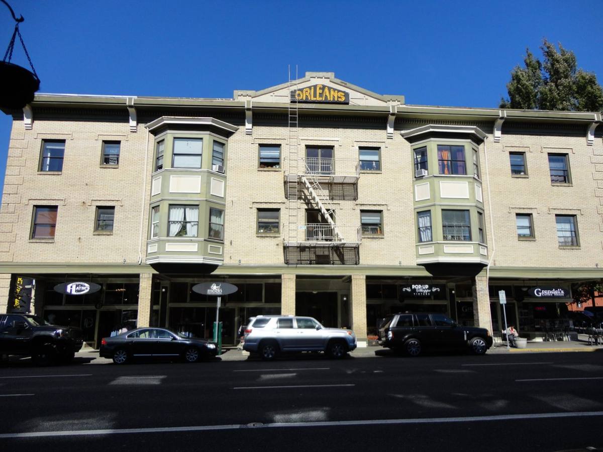 Apartment for rent at 729 E Burnside, Portland, OR 97214