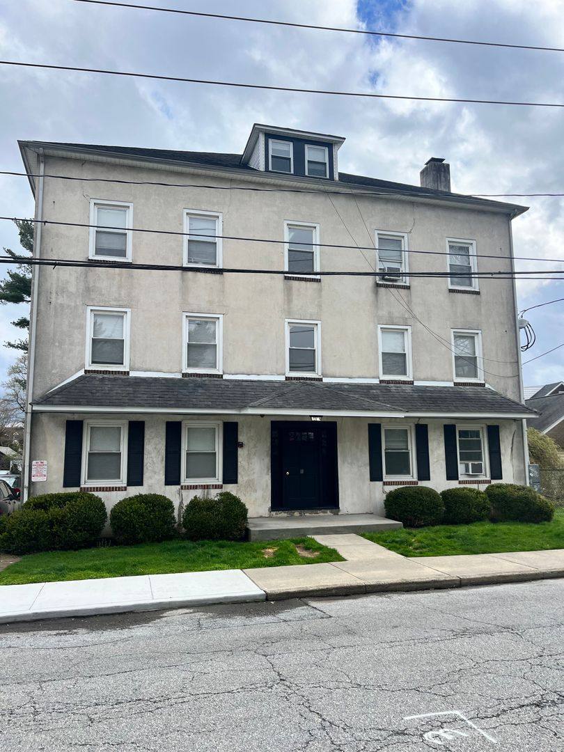 Apartment for rent at 11 New St, Newark, DE 19711