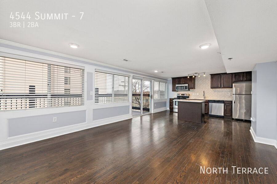 Apartment for rent at 4544 Summit #3, Kansas City, MO 64111
