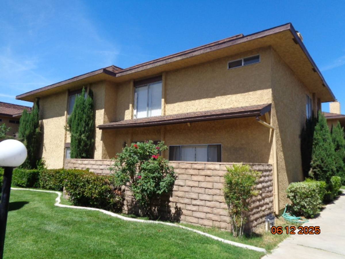 Condo for rent at 42841 15th St W, Lancaster, CA 93534