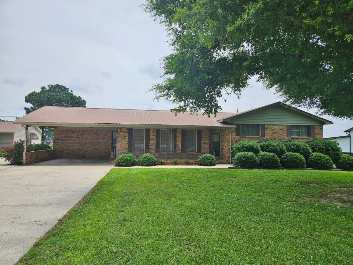 House for rent at 725 Co Rd, Hanceville, AL 35077