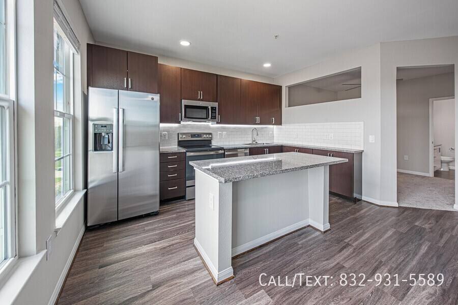 Apartment for rent at 225 S Heights Blvd #ABH2, Houston, TX 77007