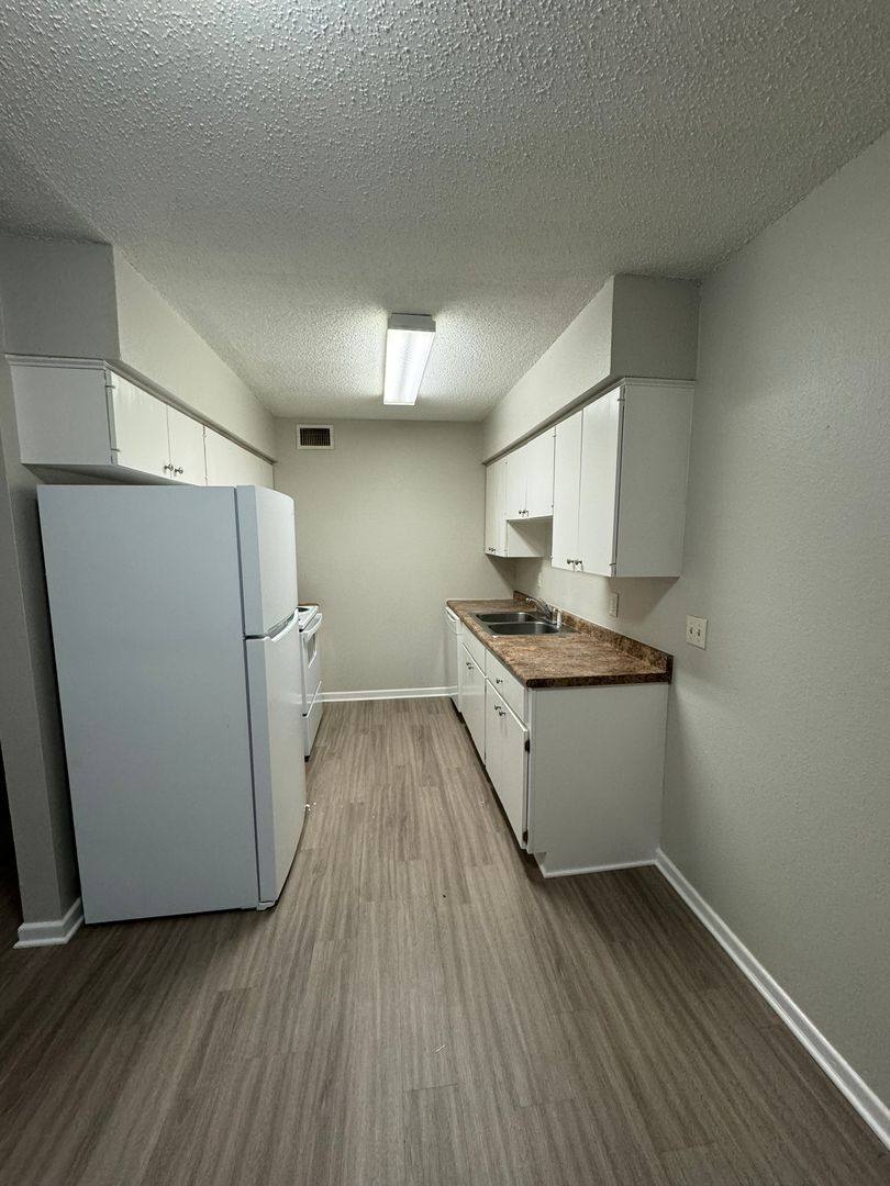 Apartment for rent at 2420 Linden Ave, Texarkana, AR 71854