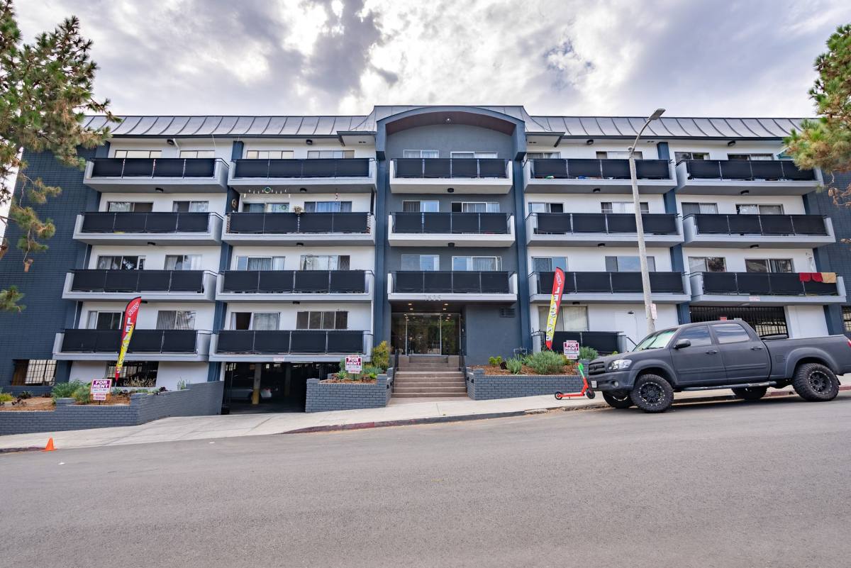 Apartment for rent at 1635 N Martel Ave, Los Angeles, CA 90046