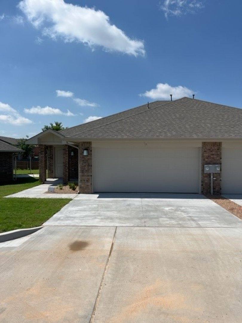 House for rent at 19601 N Pennsylvania Ave, Edmond, OK 73012