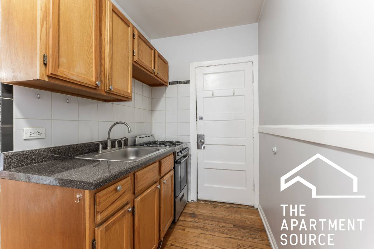 Apartment for rent at 3259 N Wrightwood Ave #2H, Chicago, IL 60647