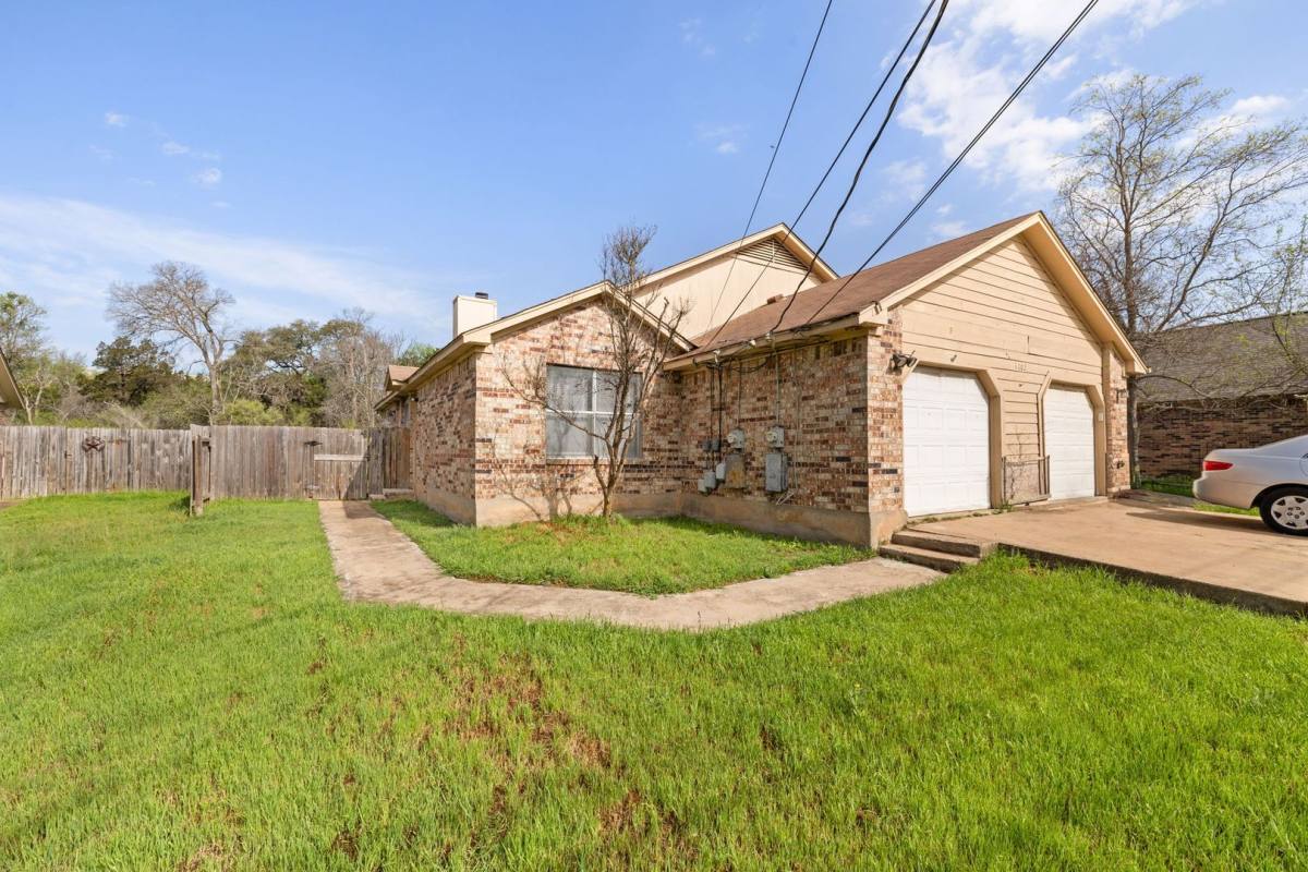 Apartment for rent at 6002 Parkwood Dr #B, Austin, TX 78735