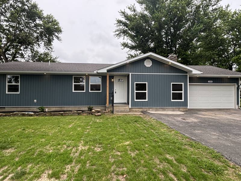 House for rent at 108 N Huffman Ave, Strafford, MO 65757