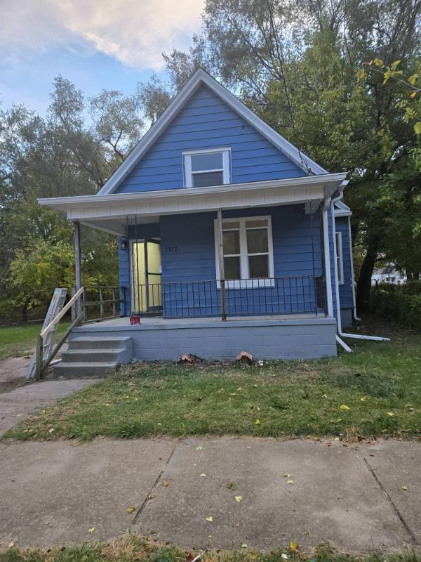 House for rent at 1312 W Widenham St, Peoria, IL 61605