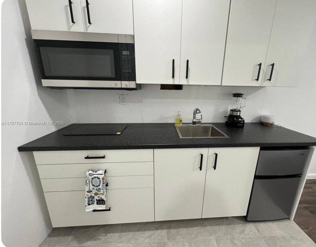Apartment for rent at 1416 SW 27th St, Fort Lauderdale, FL 33315