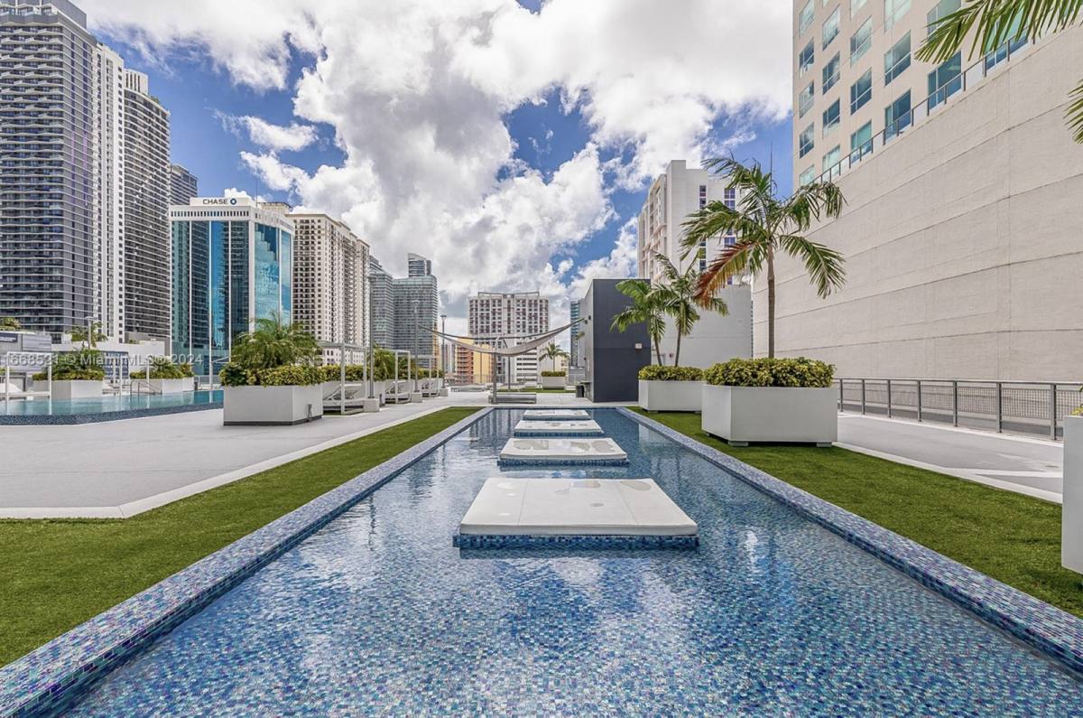 Apartment for rent at 690 SW 1st Court #702, Miami, FL 33130