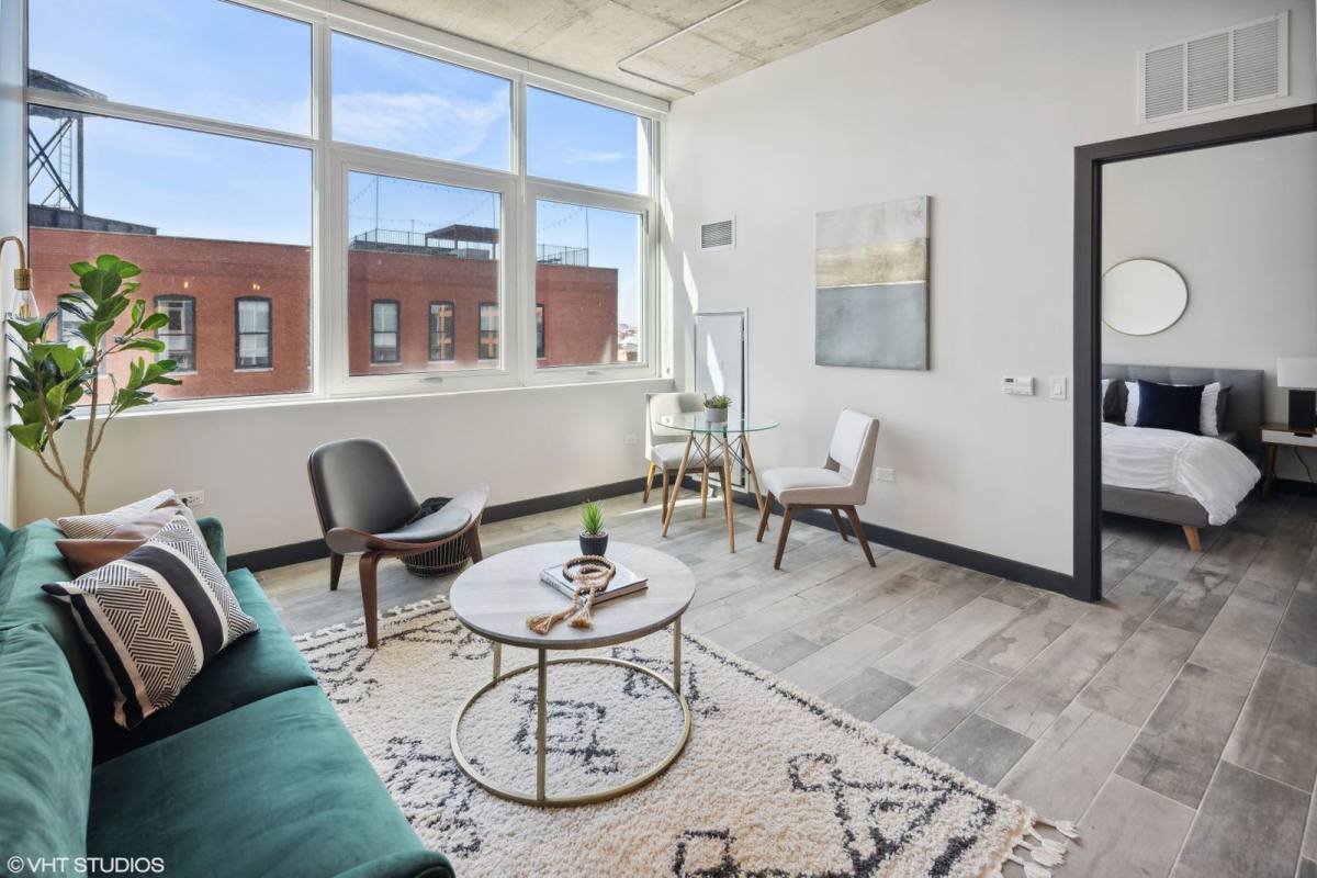 Apartment for rent at 171 N Aberdeen St #602, Chicago, IL 60607