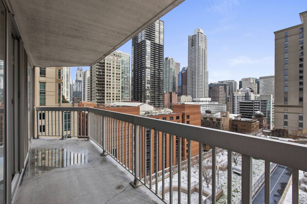Condo for rent at 545 N Dearborn St #1305, Chicago, IL 60654