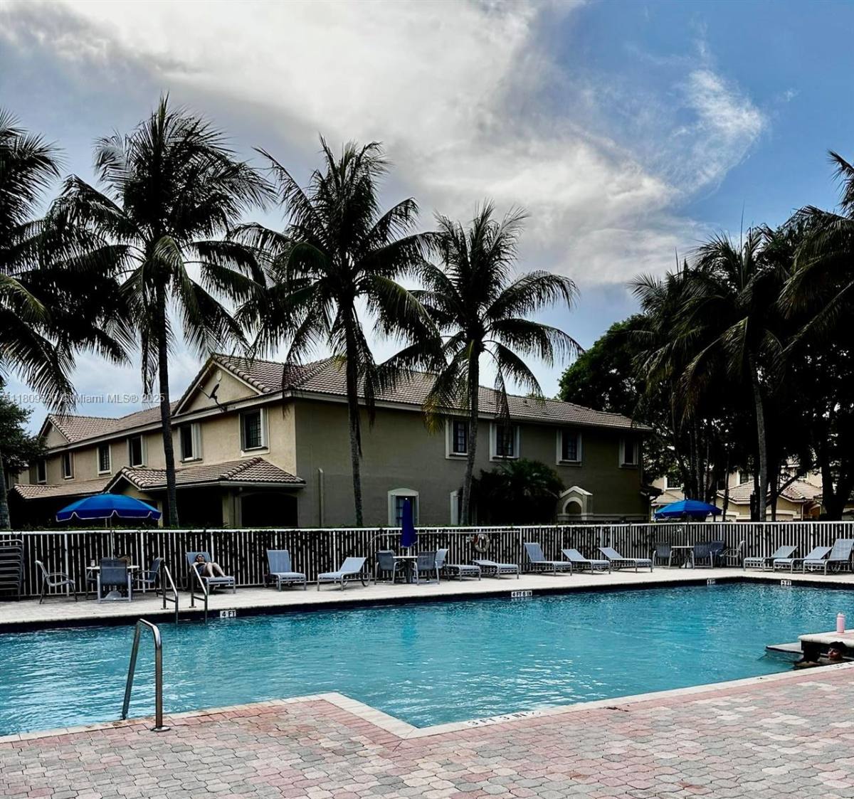 Townhouse for rent at 4142 Forest Dr, Fort Lauderdale, FL 33332