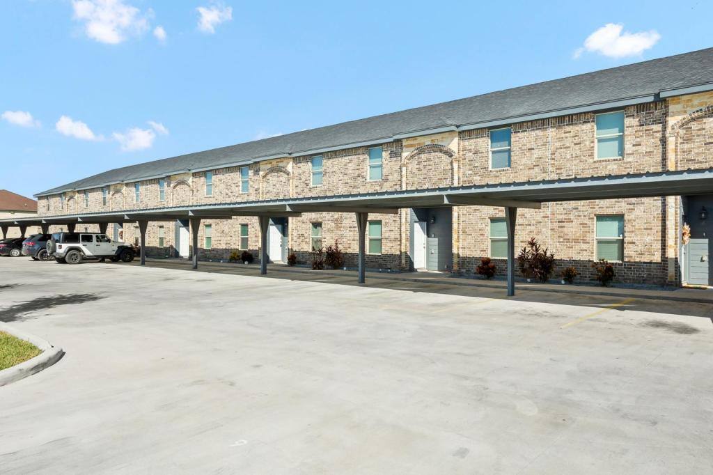 Townhouse for rent at 1400 Hummingbird Court #6, Pharr, TX 78577
