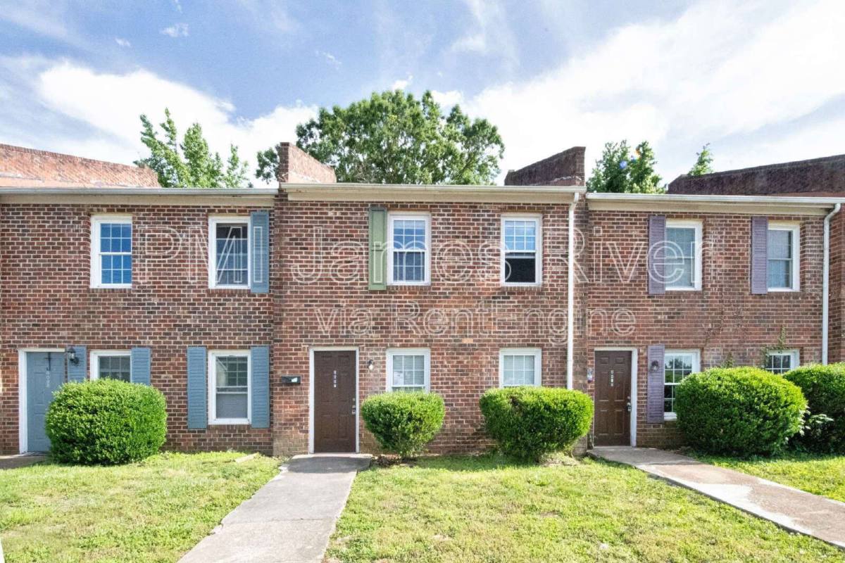 Townhouse for rent at 3407 Chalfont Dr, Richmond, VA 23224