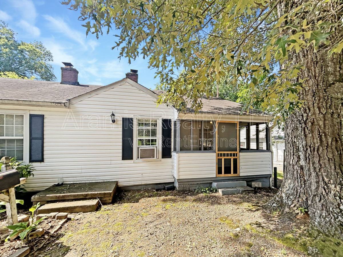 Townhouse for rent at 394 Allgood Rd NE, Marietta, GA 30060