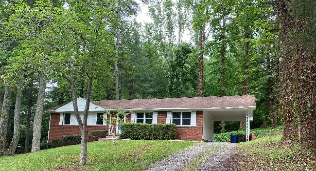 House for rent at 325 Comet Dr, Hendersonville, NC 28791