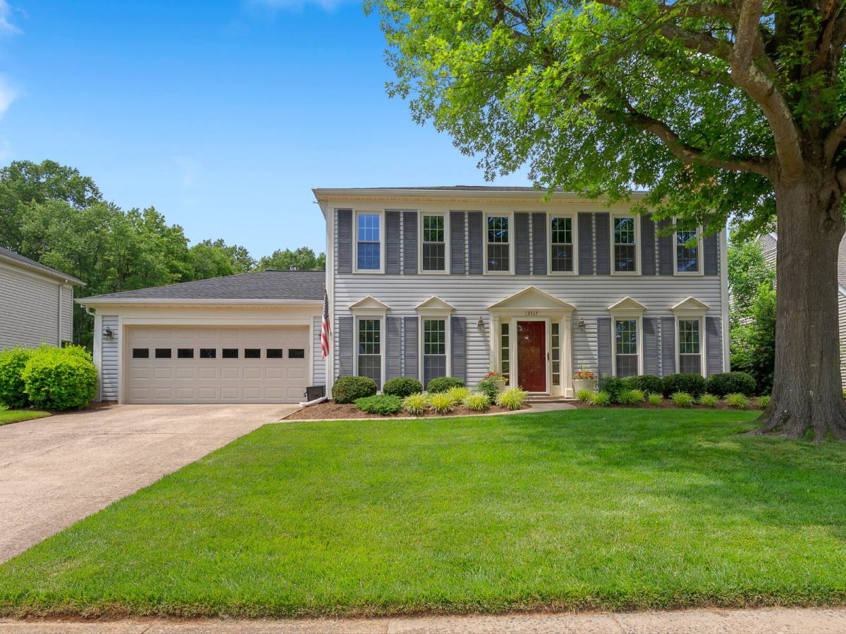 House for rent at 13517 Point Pleasant Dr, Chantilly, VA 20151