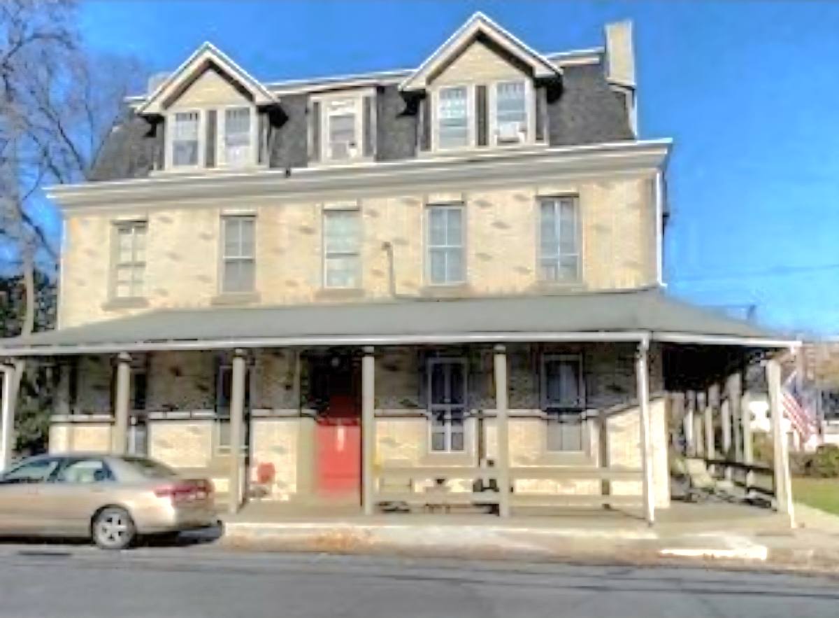 Apartment for rent at 2027 Reading Rd #1W, Allentown, PA 18104