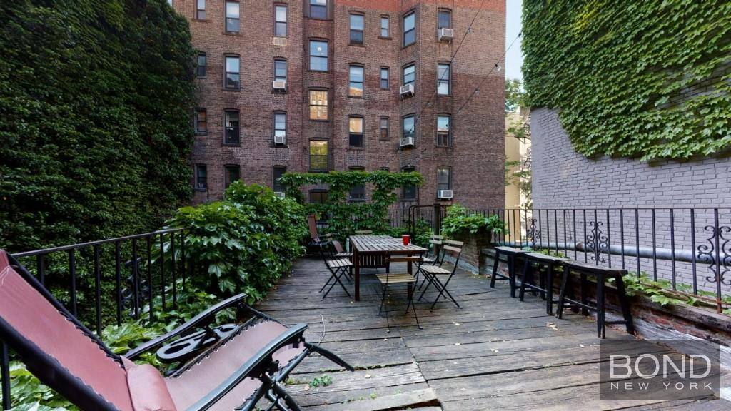 Townhouse for rent at 322 Second Ave #3, New York, NY 10003