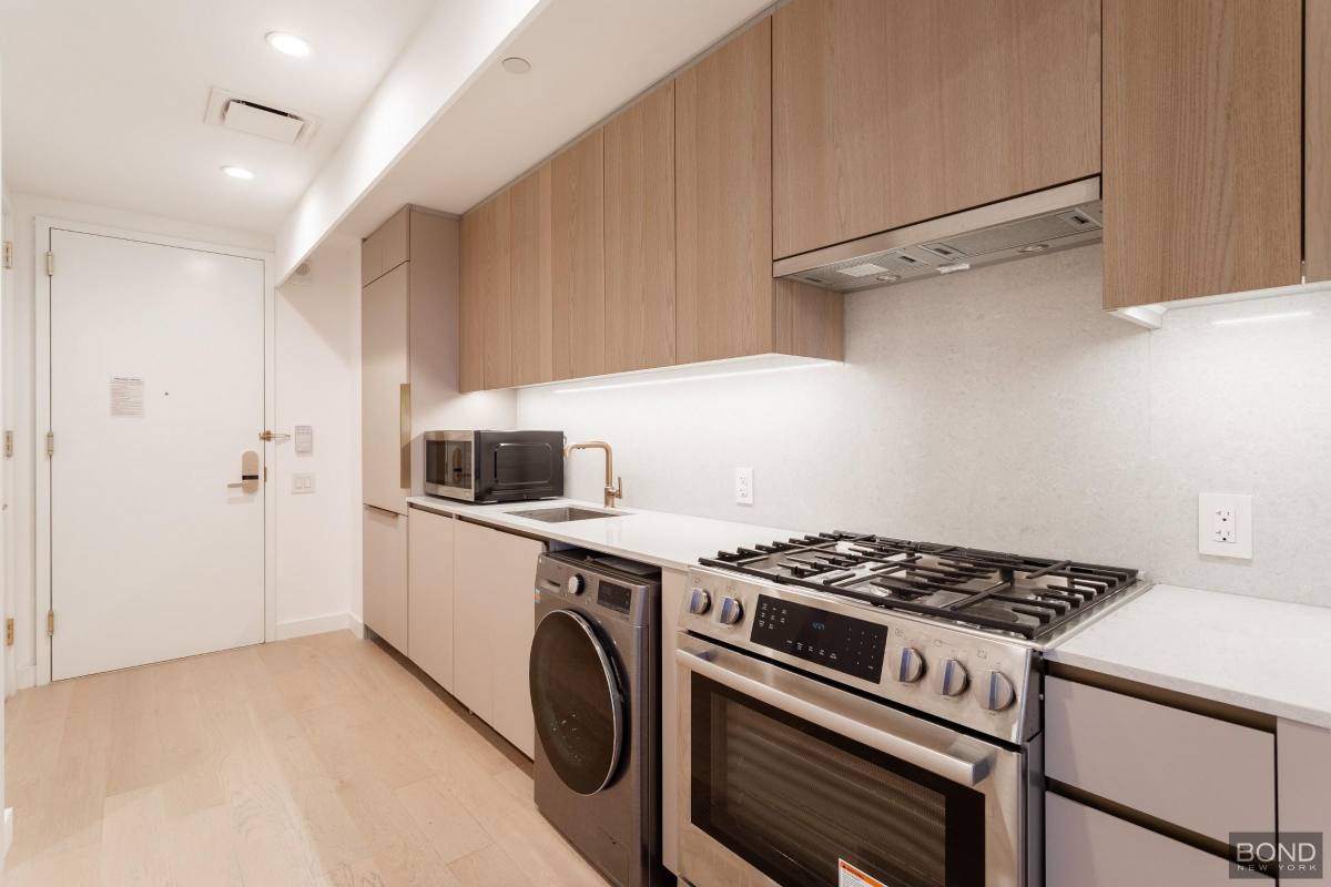 Apartment for rent at 3 Court Square #518, Long Island City, NY 11101