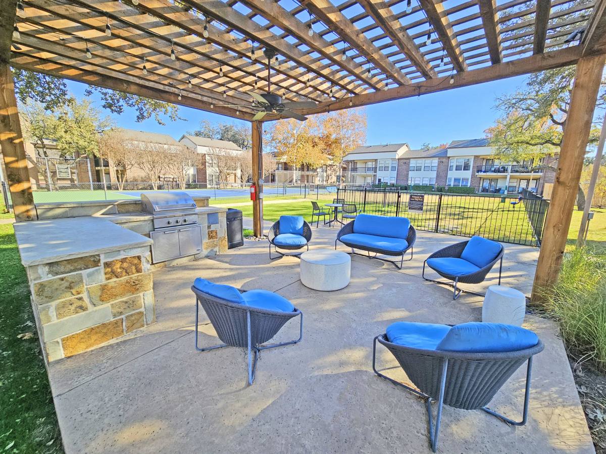 Apartment for rent at Bent Tree Trails, 16300 Ledgemont Lane, Addison, TX 75001