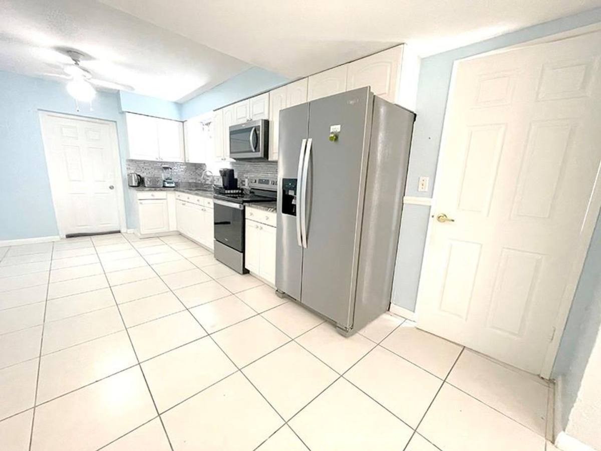 House for rent at 324 SW 22nd St, Fort Lauderdale, FL 33315
