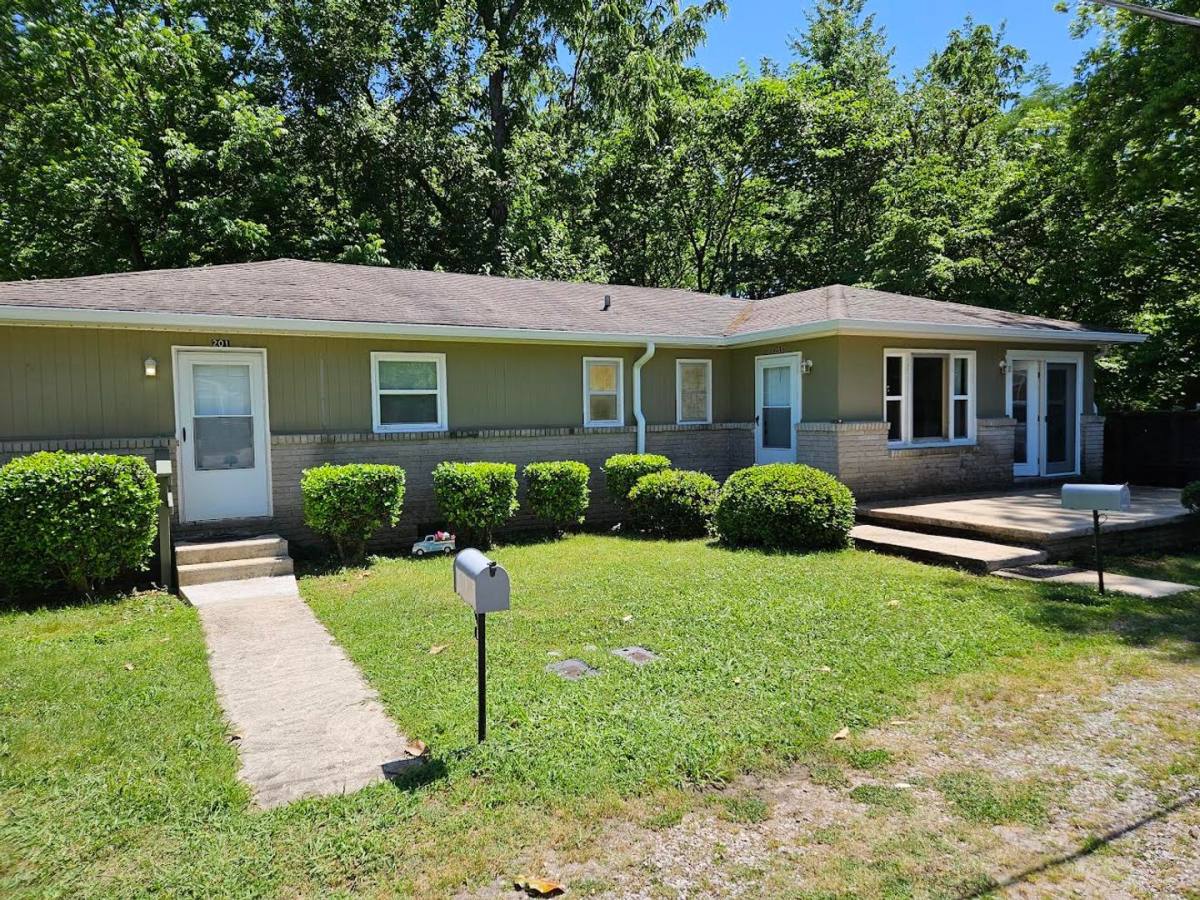 Apartment for rent at 203 9th Ave NW, Winchester, TN 37398
