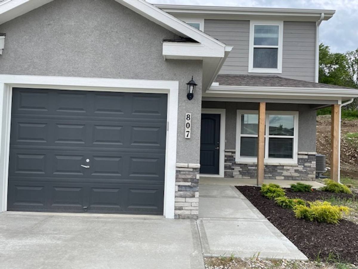 Townhouse for rent at 807 Pampas St, Pleasant Hill, MO 64080
