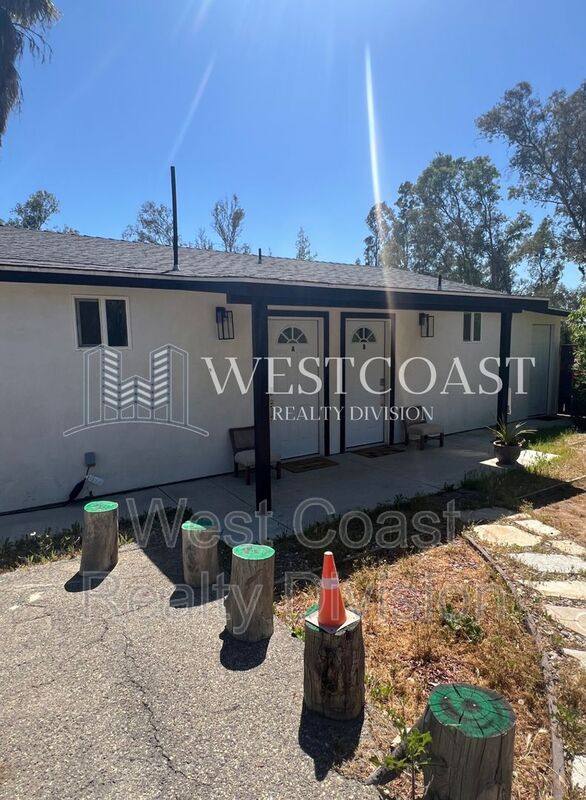 Townhouse for rent at 35975 Glen Oaks Rd, Temecula, CA 92592
