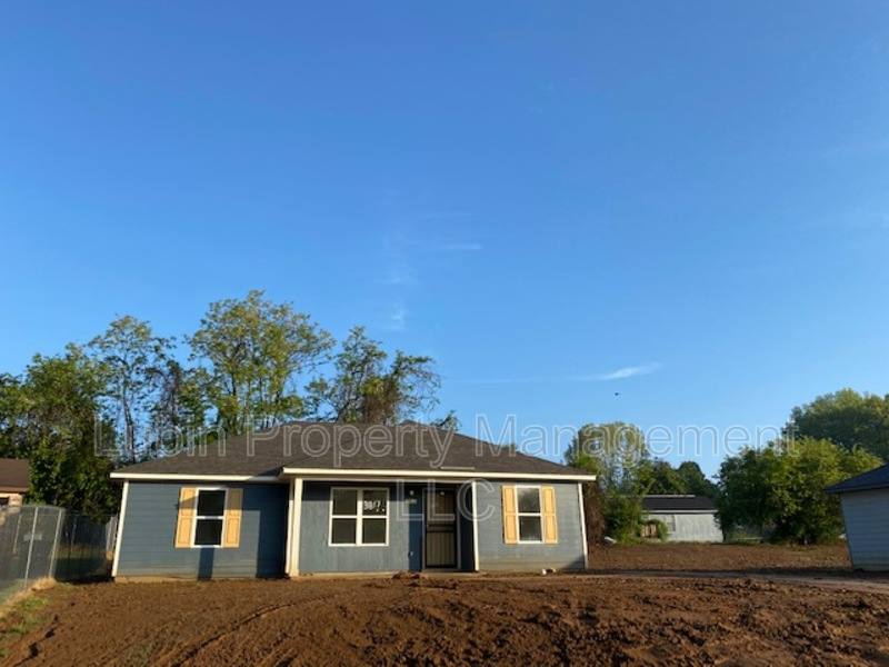House for rent at 3817 Lake Park Cove, Memphis, TN 38127