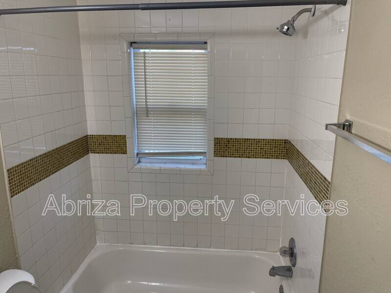 Apartment for rent at 10004 Balboa, Saint Louis, MO 63107