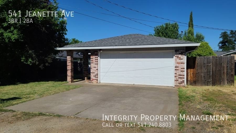 House for rent at 541 Jeanette Ave, Medford, OR 97501