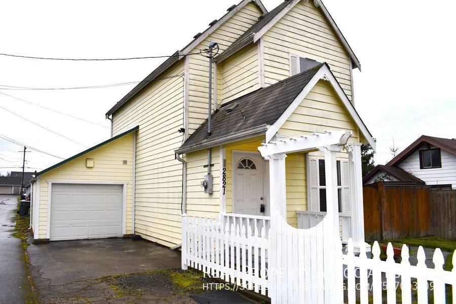 House for rent at 2821 22nd St, Everett, WA 98201