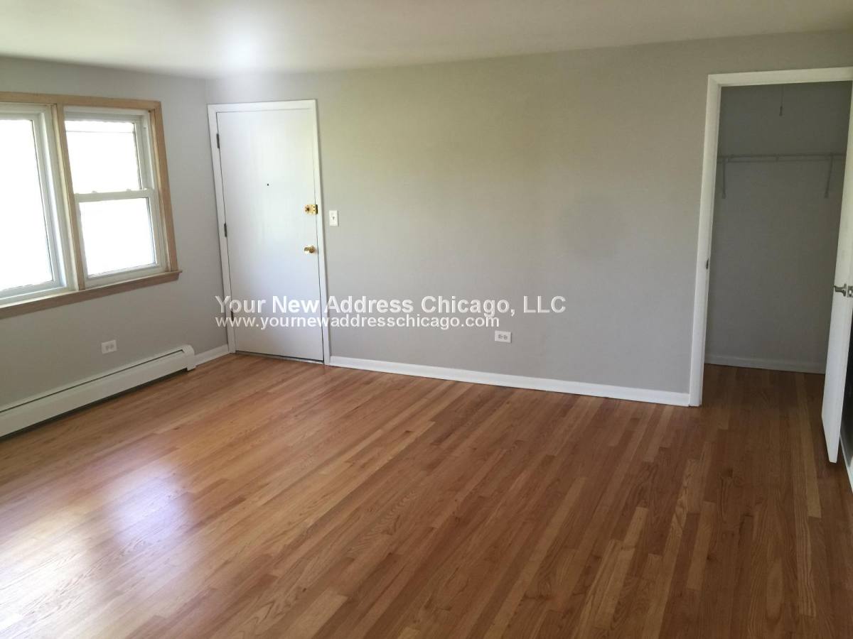 Apartment for rent at 5240 N Reserve Ave #1W, Chicago, IL 60656