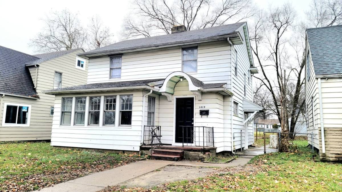 House for rent at 1419 O'Brien St, South Bend, IN 46628