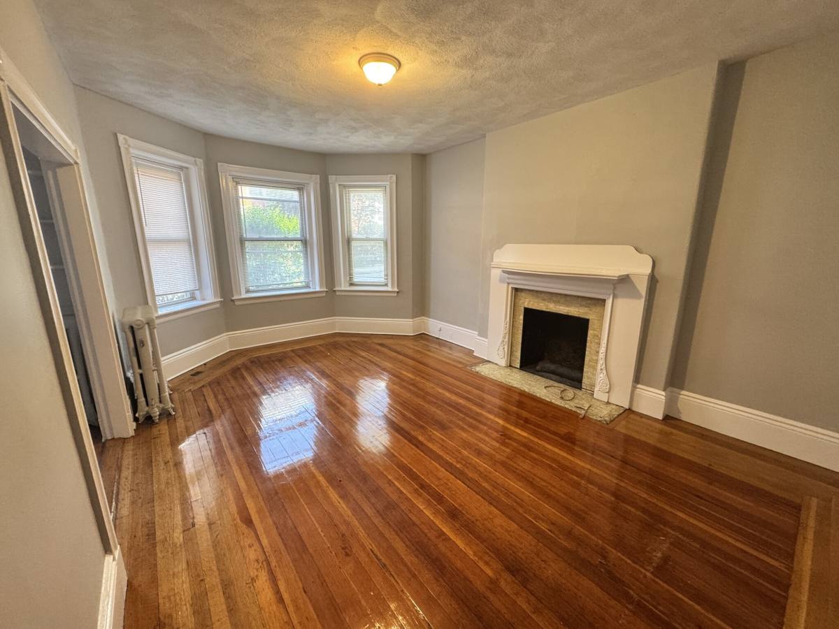 Apartment for rent at 11 Park St #1, Brookline, MA 02446