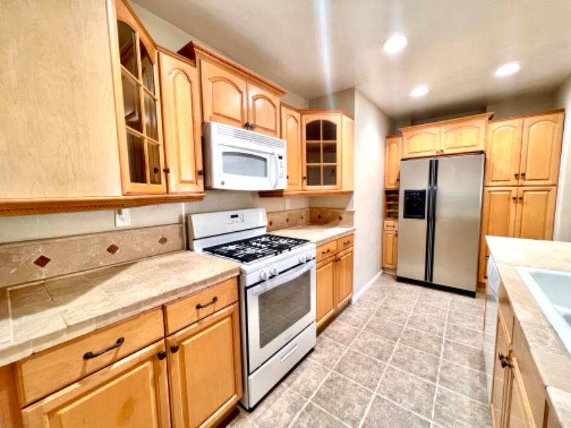 Apartment for rent at 216 Ave H, Redondo Beach, CA 90277