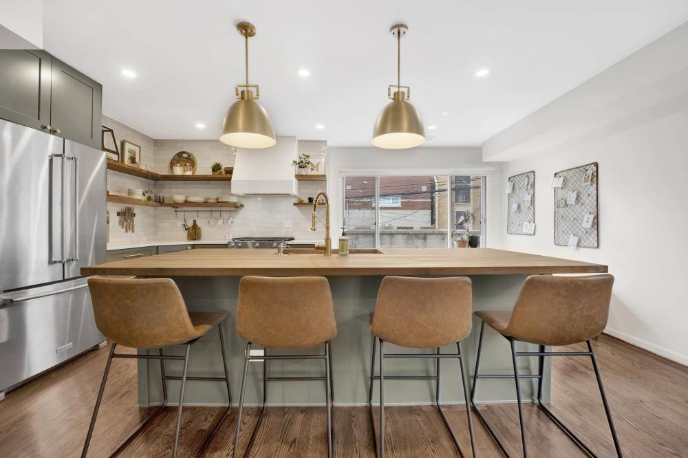 Townhouse for rent at 1646 W Julian #D, Chicago, IL 60647