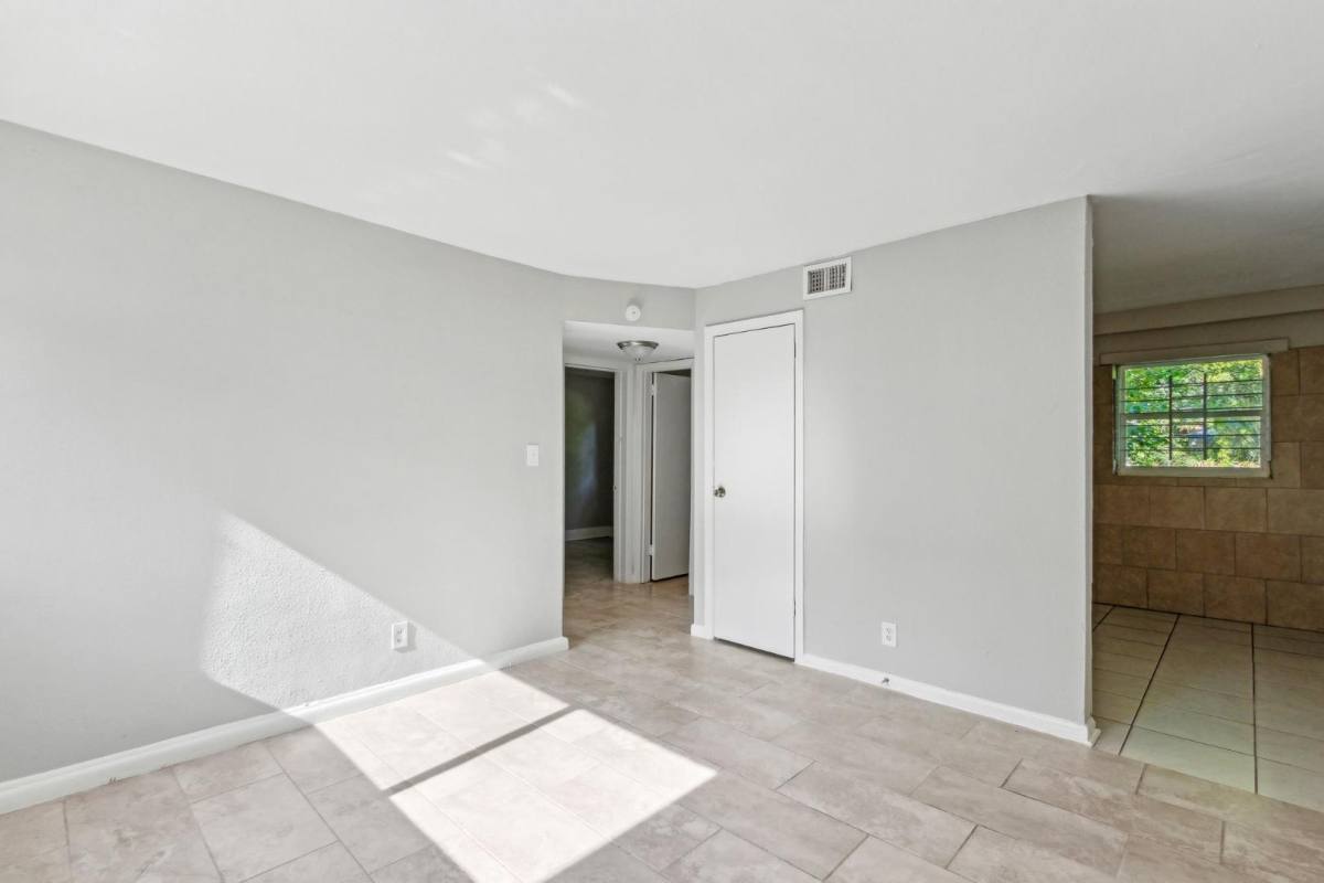 Apartment for rent at 1224 W 18th St #4, Jacksonville, FL 32209
