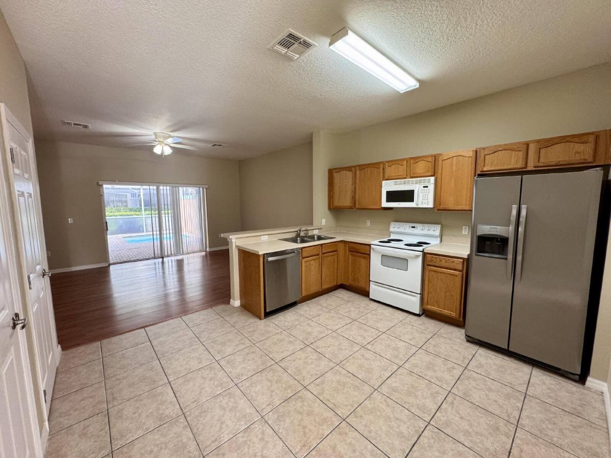 Townhouse for rent at 1413 Retreat Circle, Clermont, FL 34714