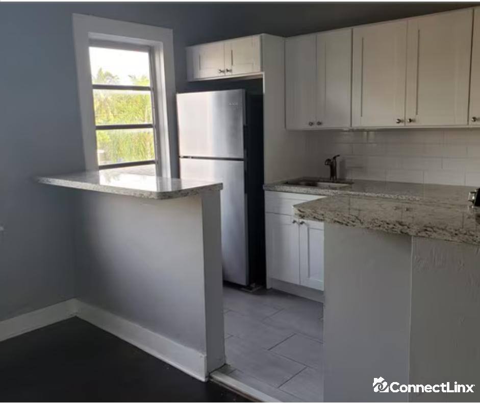 Apartment for rent at 1849 Dewey St, Hollywood, FL 33020
