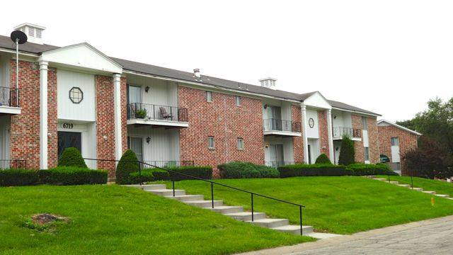 Apartment for rent at Colonial Gardens & Cherbourg & Broadmoor Court, 8747 Broadmoor, Overland Park, KS 66212