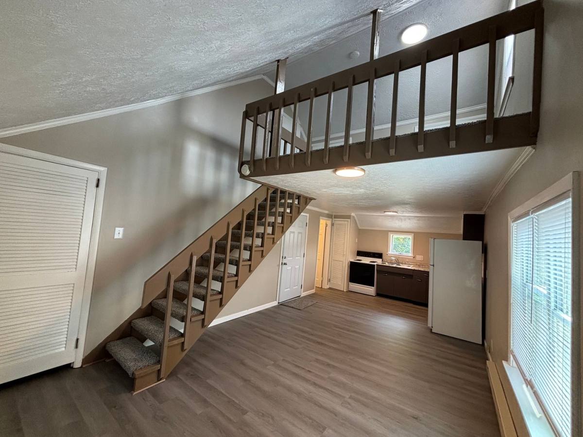 Apartment for rent at 562 - 564 E Maiden St, Washington, PA 15301