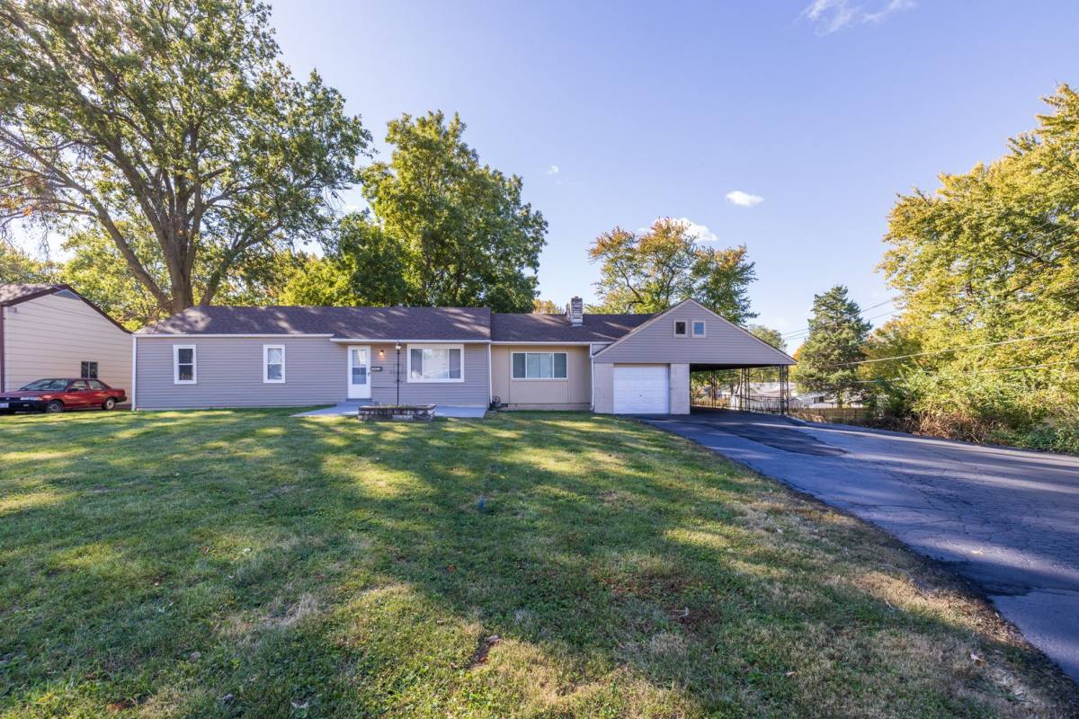 House for rent at 10916 Pear Tree Lane, Saint Ann, MO 63074