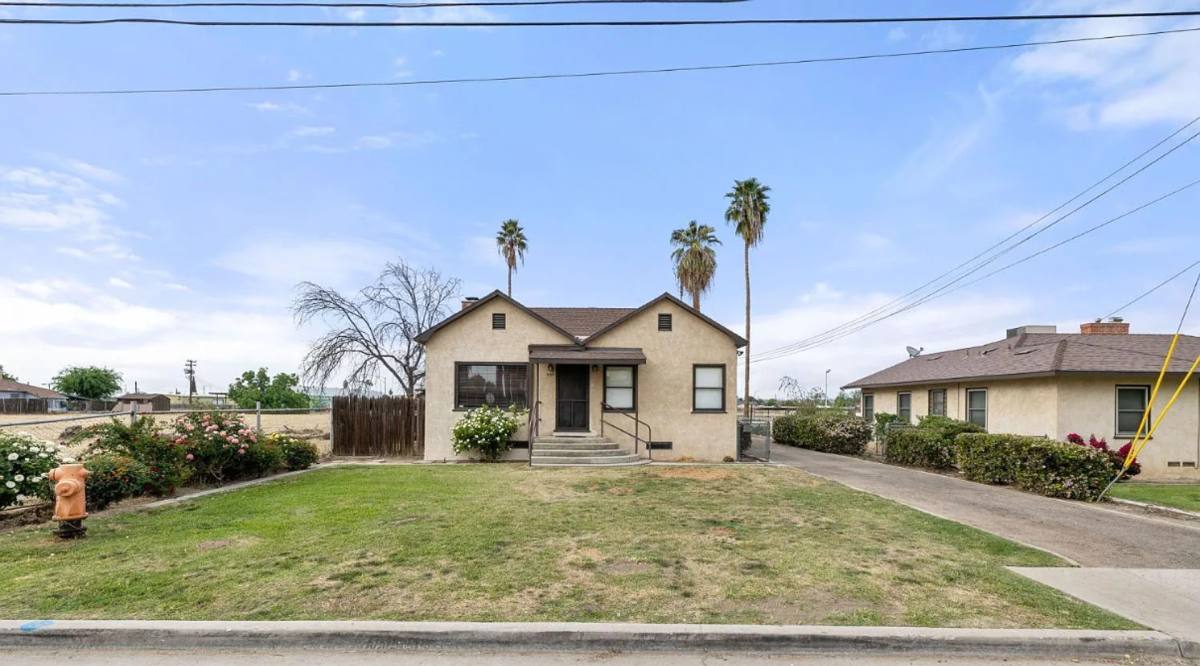 Apartment for rent at 400 E Belle Terrace, Bakersfield, CA 93307