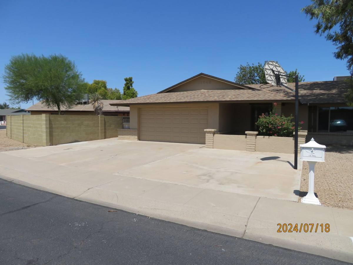 House for rent at 11246 N 50th Dr, Glendale, AZ 85304
