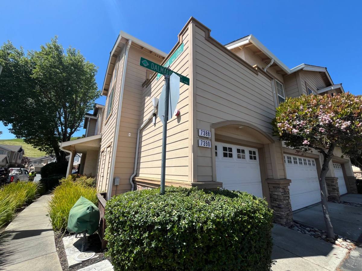 Townhouse for rent at 7388 Dalmally Lane, Dublin, CA 94568